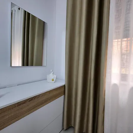 Nevi Apartman *